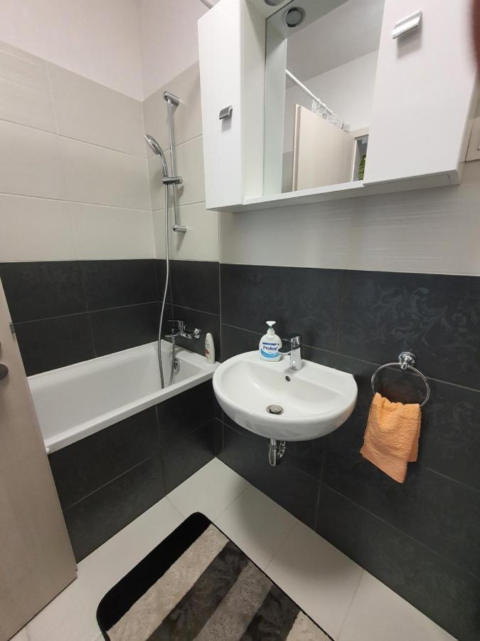 Park West Apartment - Free Parking Budapest Kültér fotó